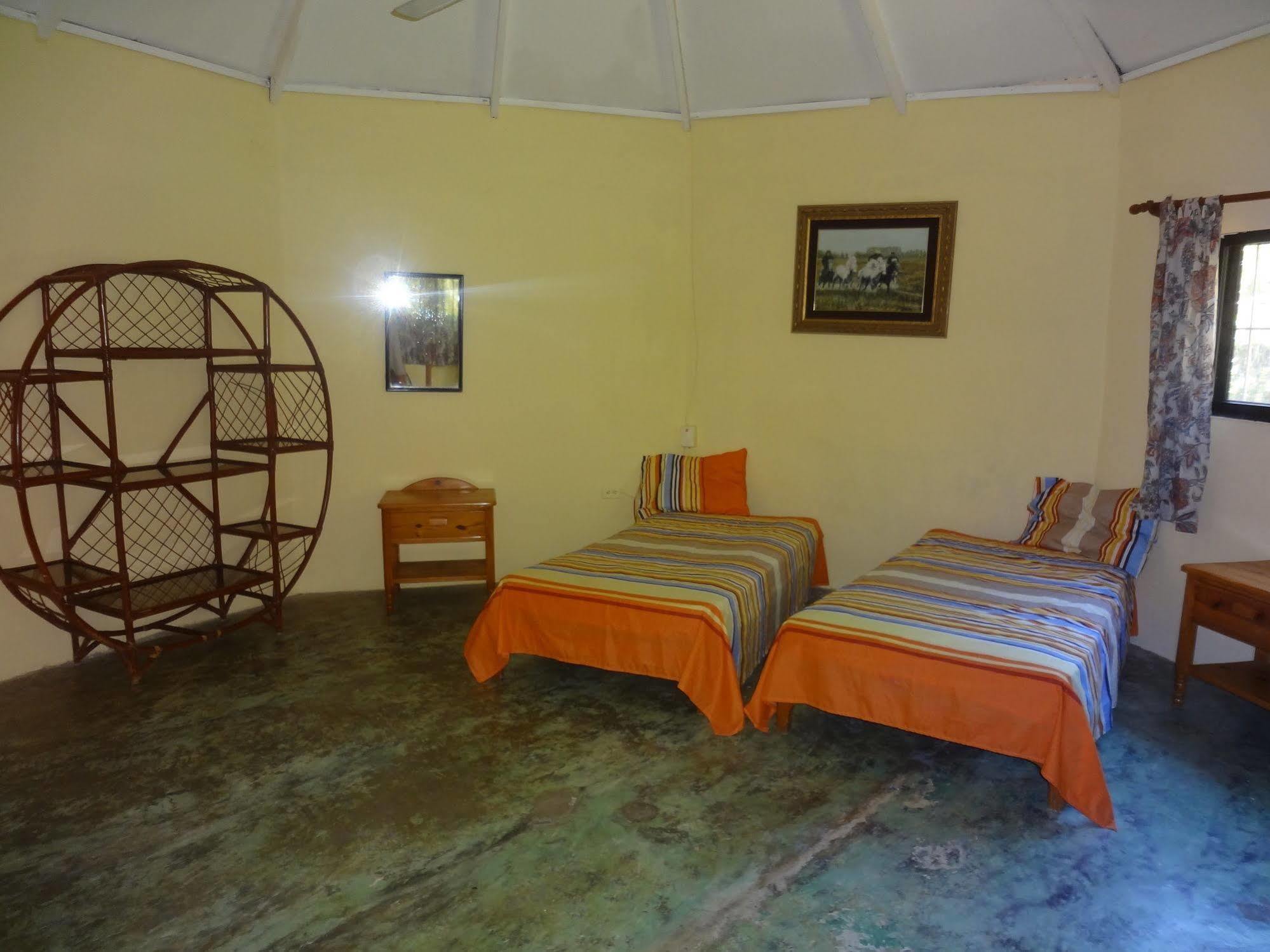 קברטה Gipsy Ranch Rooms מראה חיצוני תמונה